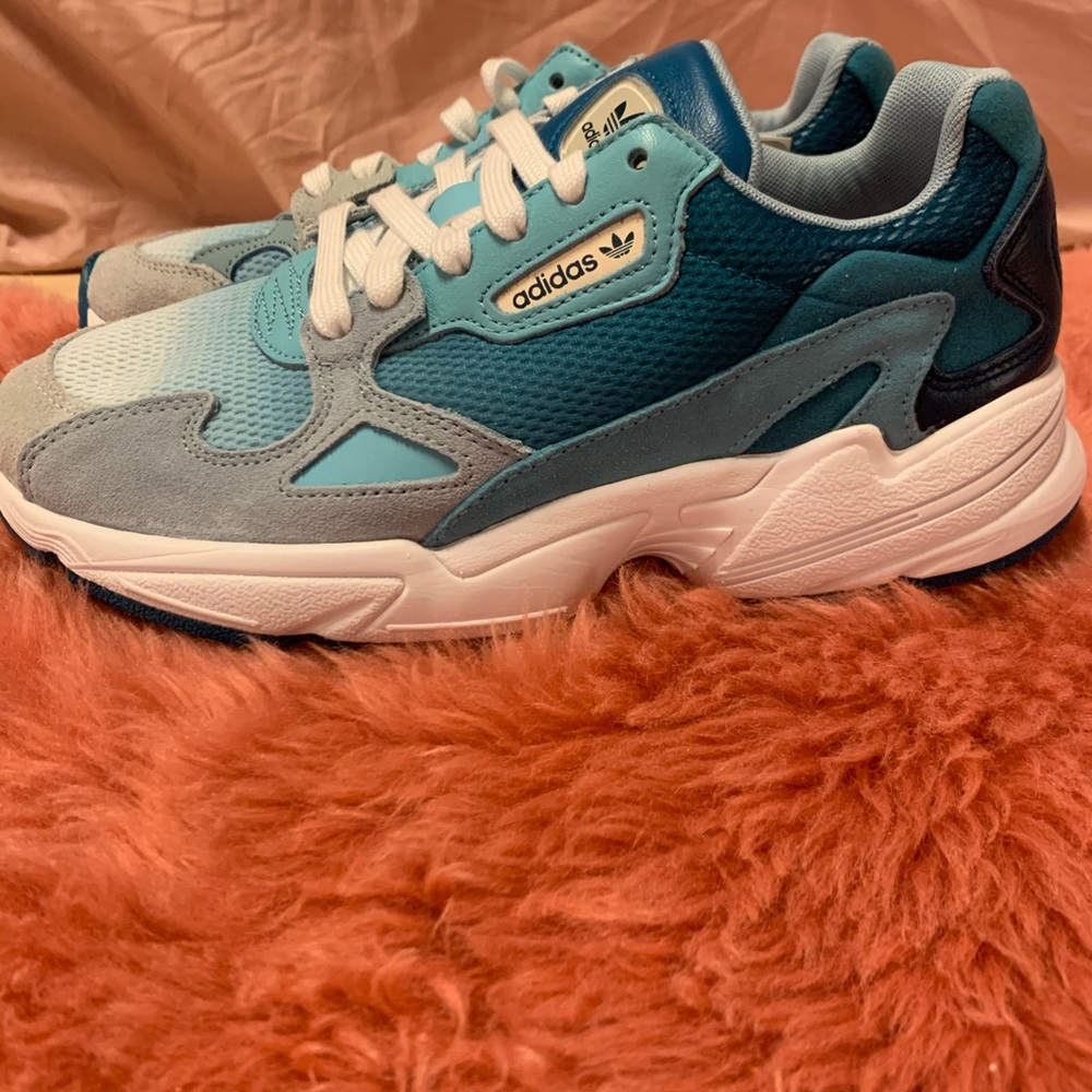 NWT Women’s Adidas Falcon Shoes SIZE 7 - Picture 4 of 15